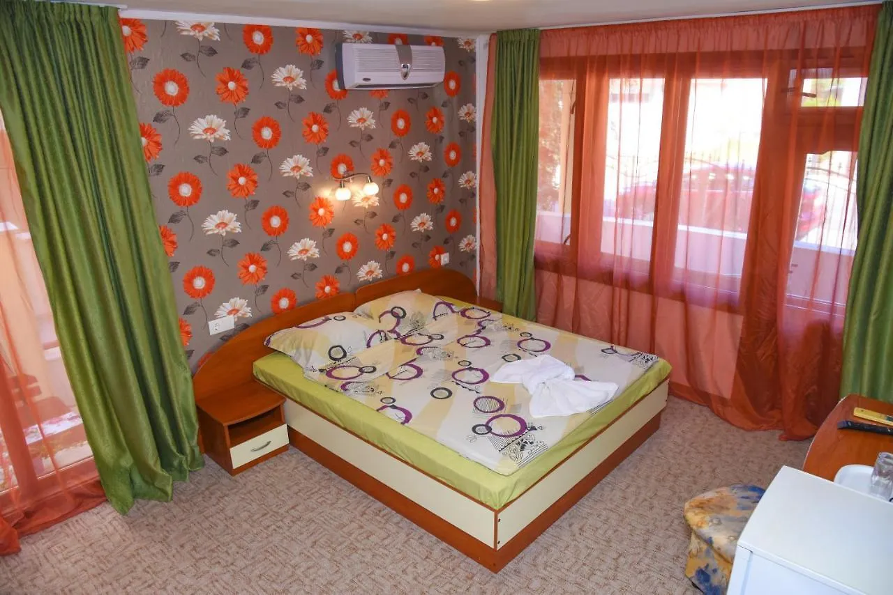 Comfortable Rooms Burgas Homestay