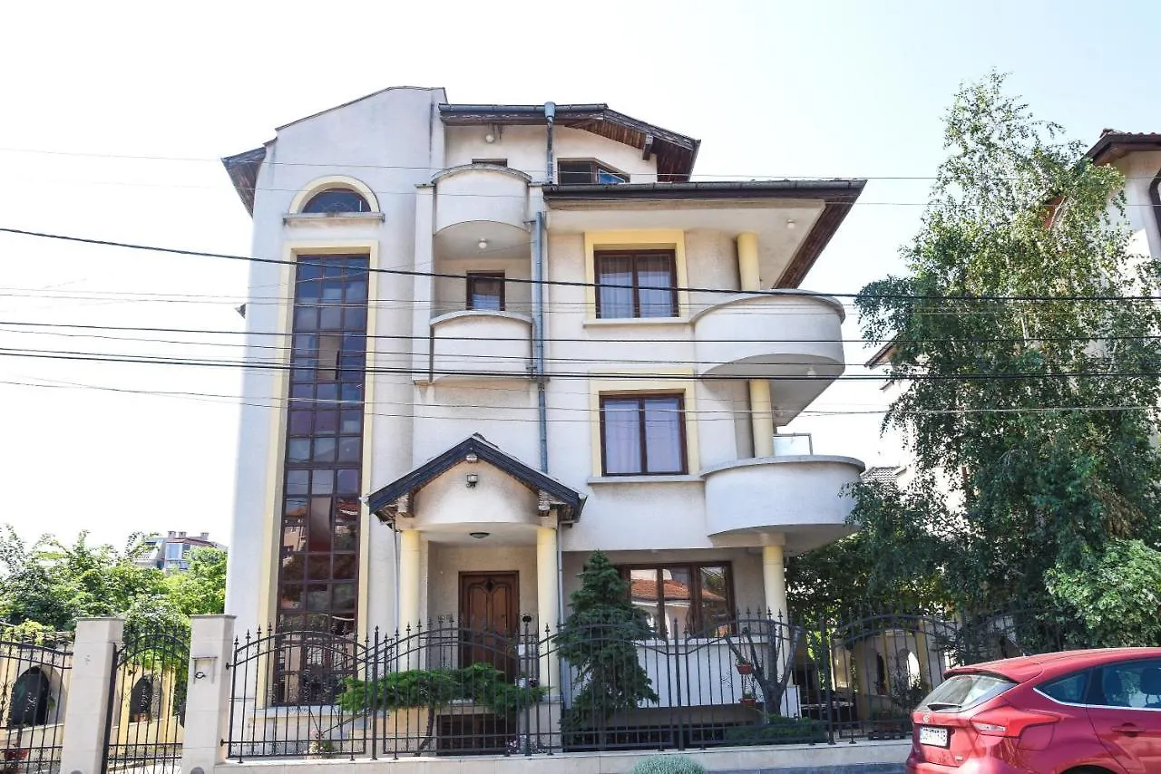 Comfortable Rooms Burgas Homestay
