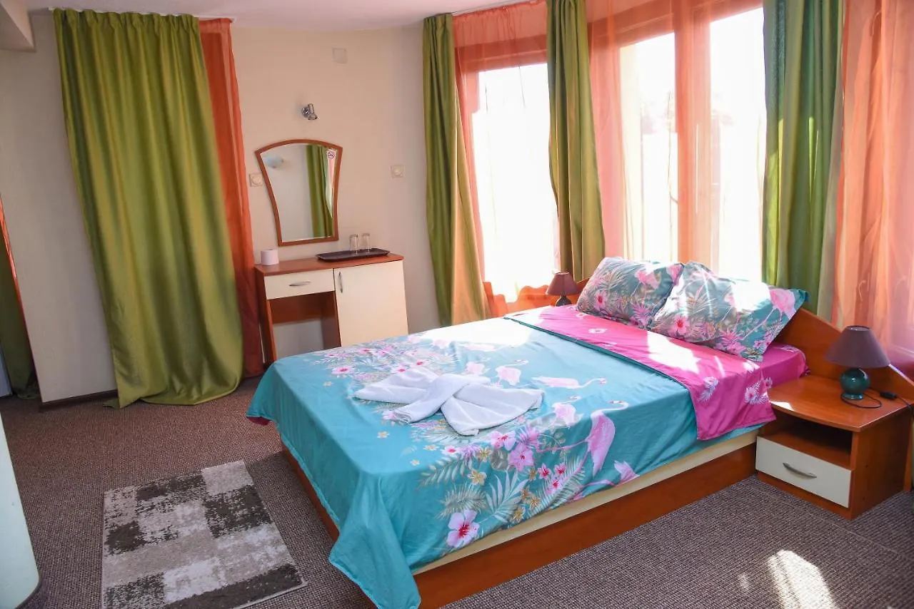 Comfortable Rooms Burgas Homestay